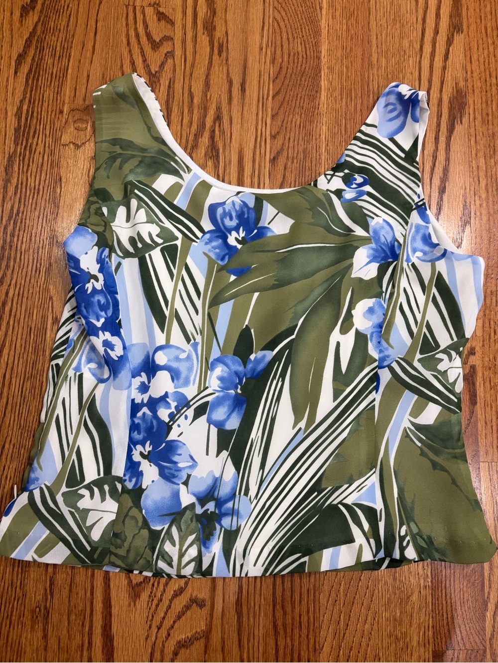 Kasper Olive Green & Blue Tropical Print Scoop Neck Camisole (12) - Picture 3 of 9